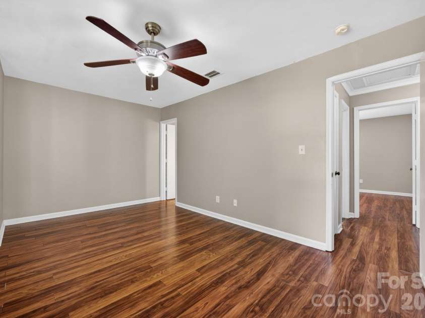 4321 Baylor Street, Greensboro, NC 27455.  MLS# CAR4378794, YatesRealty ID 19047. 