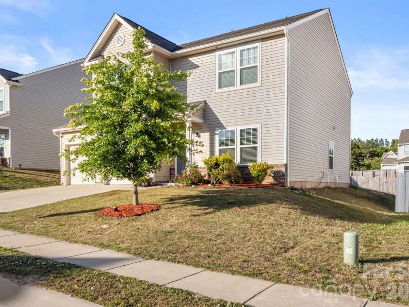 5153 Meanna Drive, Clover, SC 29710.  MLS# CAR4379019, YatesRealty ID 19049. 