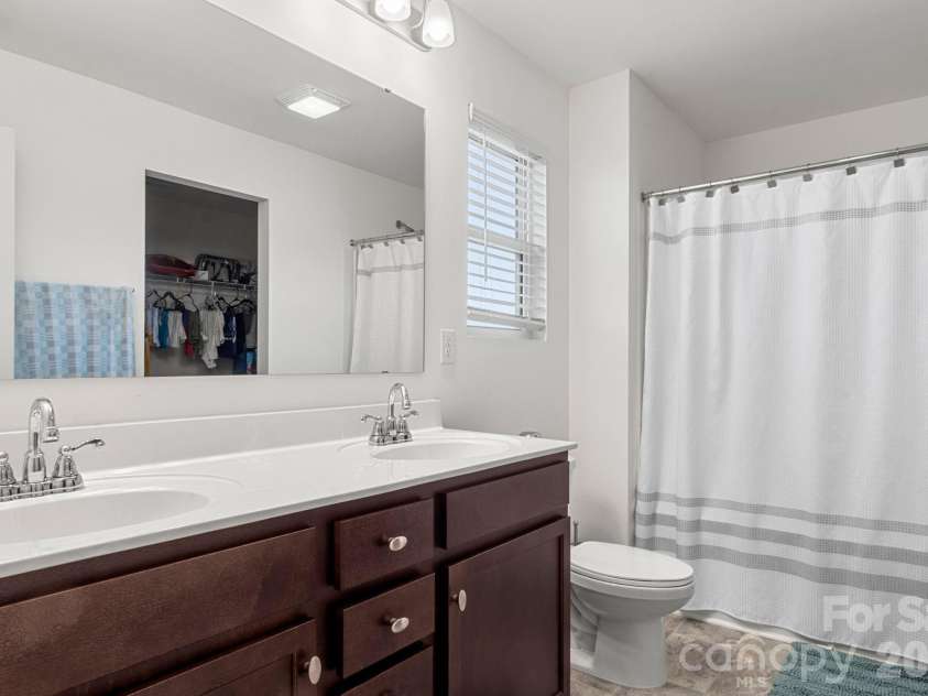 5153 Meanna Drive, Clover, SC 29710.  MLS# CAR4379019, YatesRealty ID 19049. 