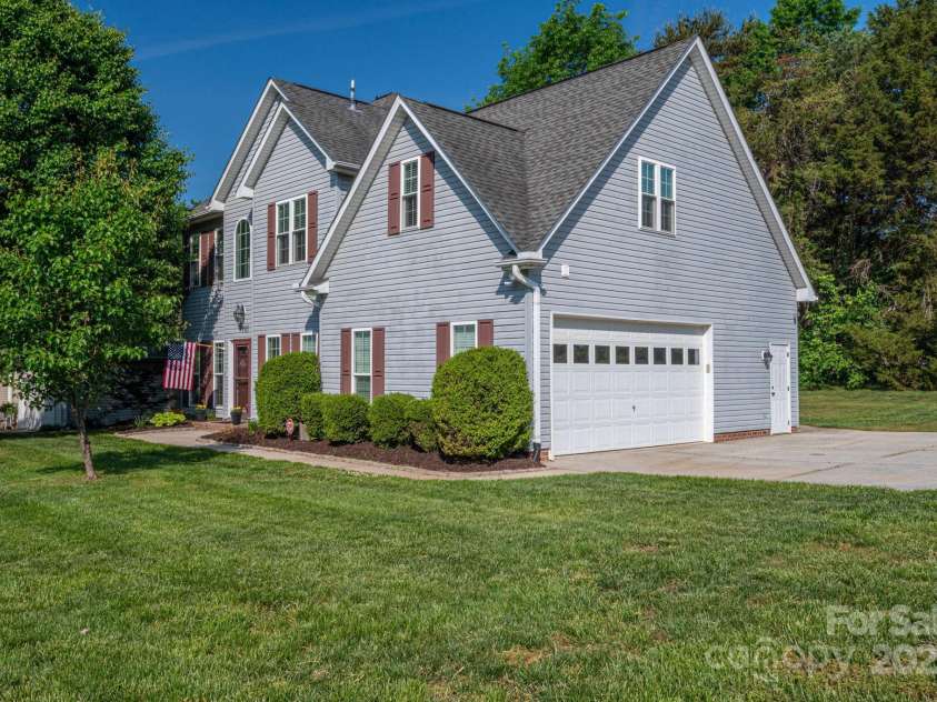 7905 Sedgebrook Drive, Stanley, NC 28164.  MLS# CAR4251504, YatesRealty ID 19049. 