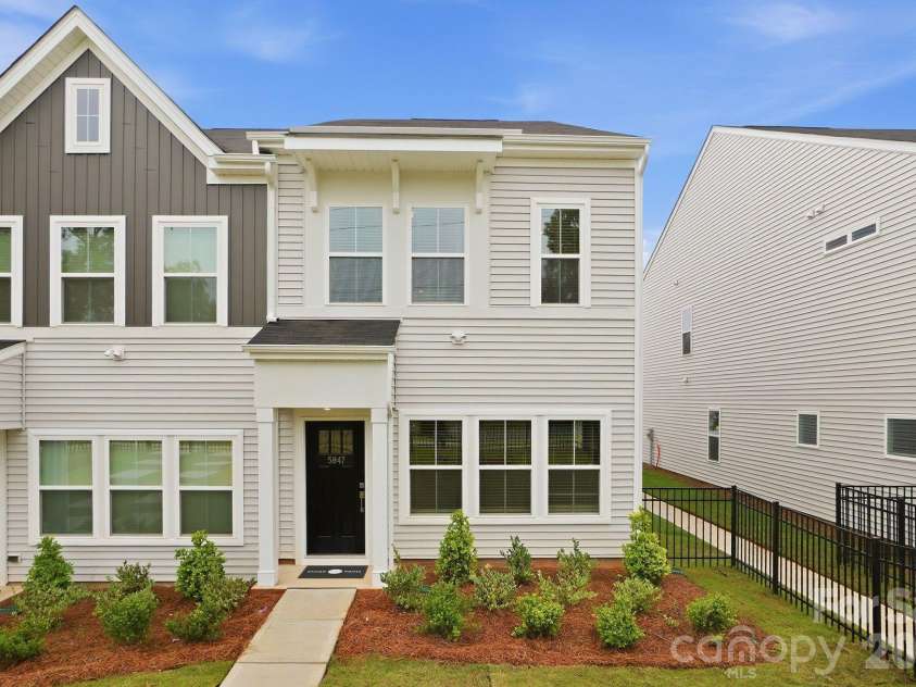 5847 Tuckaseegee Road, Charlotte, NC 28208.  MLS# CAR4401594, YatesRealty ID 1905. 