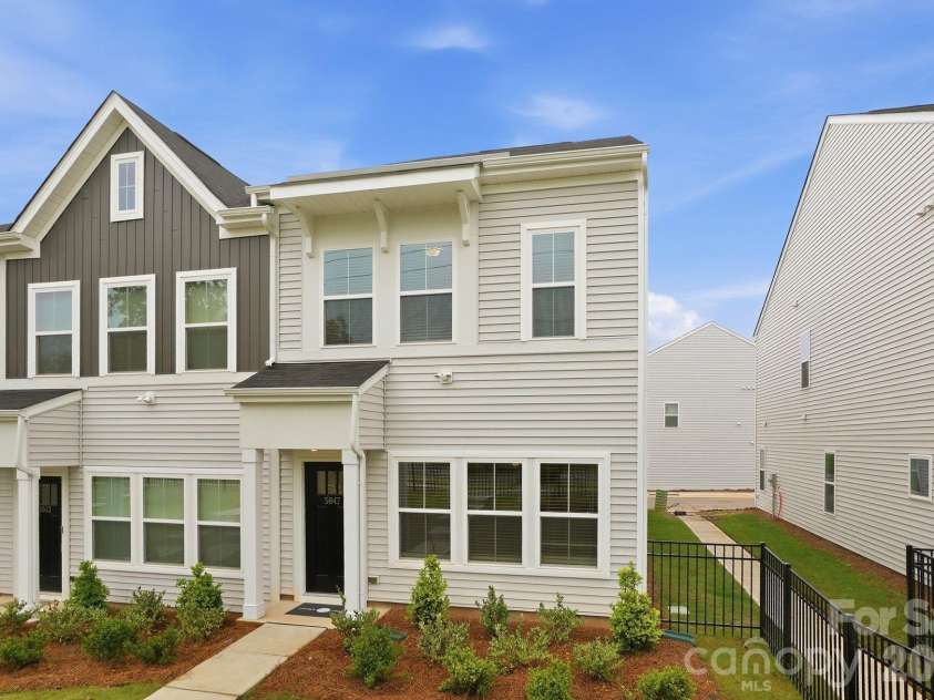 5847 Tuckaseegee Road, Charlotte, NC 28208.  MLS# CAR4401594, YatesRealty ID 1905. 