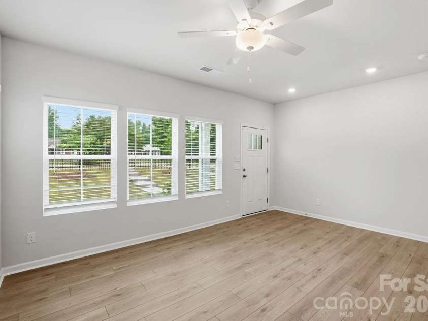 5847 Tuckaseegee Road, Charlotte, NC 28208.  MLS# CAR4433011, YatesRealty ID 1905. 