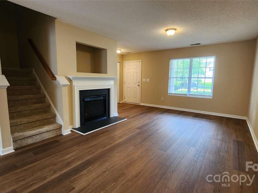 3208 Barons Court Road, Charlotte, NC 28213.  MLS# CAR4265880, YatesRealty ID 19050. 