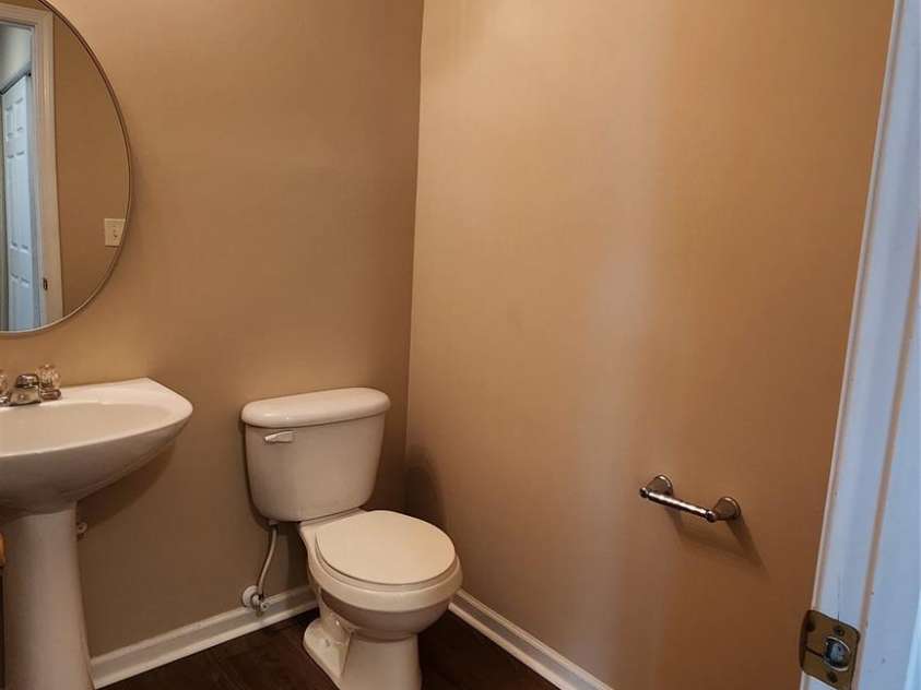 3208 Barons Court Road, Charlotte, NC 28213.  MLS# CAR4265880, YatesRealty ID 19050. 