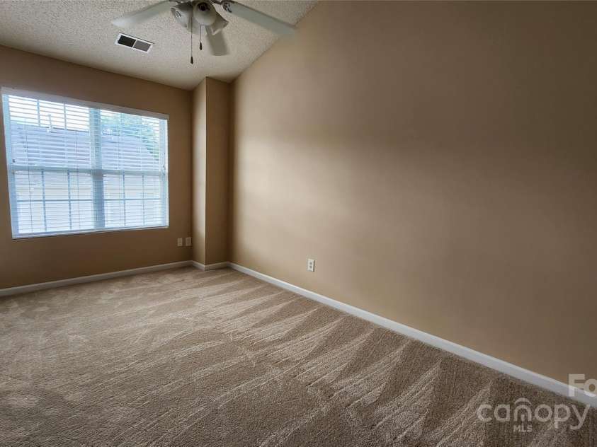 3208 Barons Court Road, Charlotte, NC 28213.  MLS# CAR4265880, YatesRealty ID 19050. 