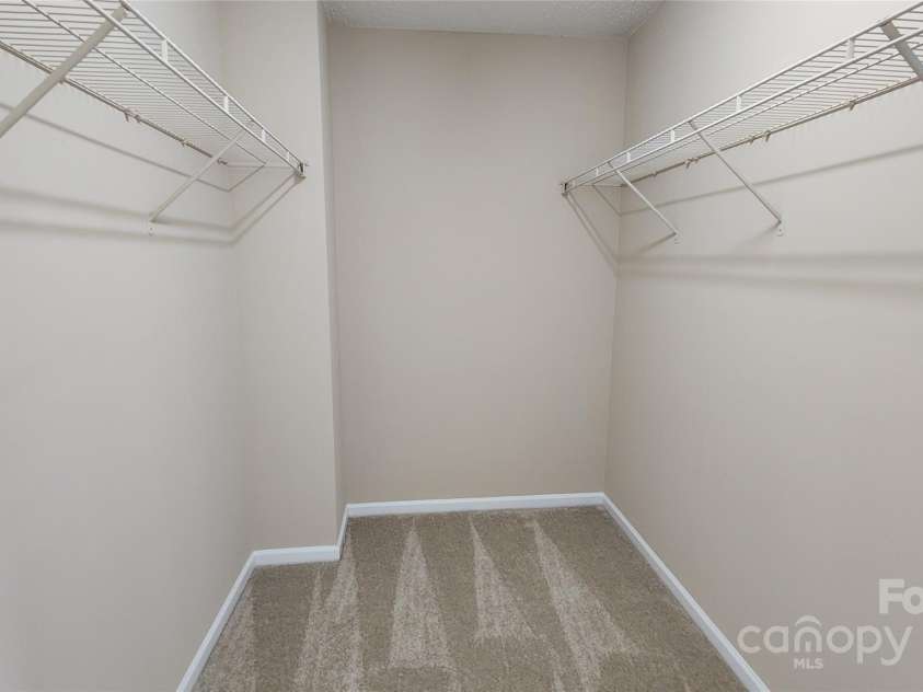 3208 Barons Court Road, Charlotte, NC 28213.  MLS# CAR4265880, YatesRealty ID 19050. 
