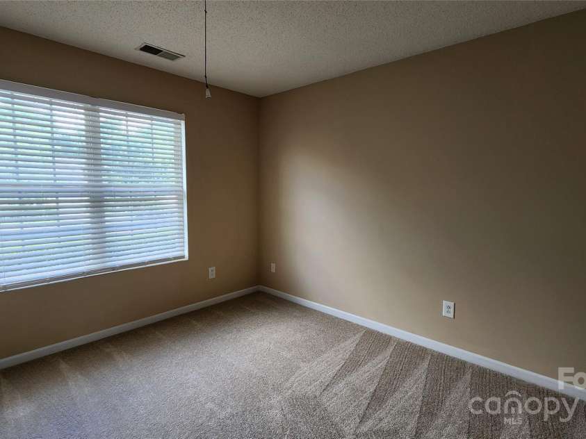 3208 Barons Court Road, Charlotte, NC 28213.  MLS# CAR4265880, YatesRealty ID 19050. 
