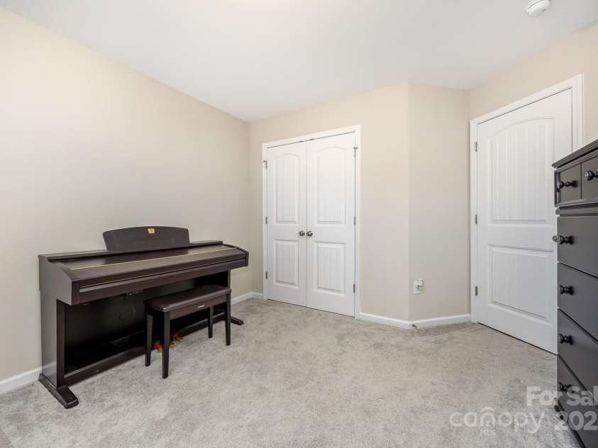 122 Red Plum Lane, Jamestown, NC 27282.  MLS# CAR4222988, YatesRealty ID 19051. Second bedroom
