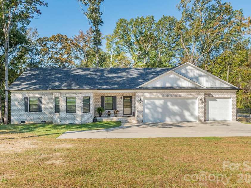 4907 Lanvale Avenue, Trinity, NC 27370.  MLS# CAR4379065, YatesRealty ID 19054. 