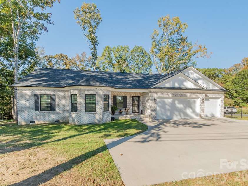 4907 Lanvale Avenue, Trinity, NC 27370.  MLS# CAR4379065, YatesRealty ID 19054. 