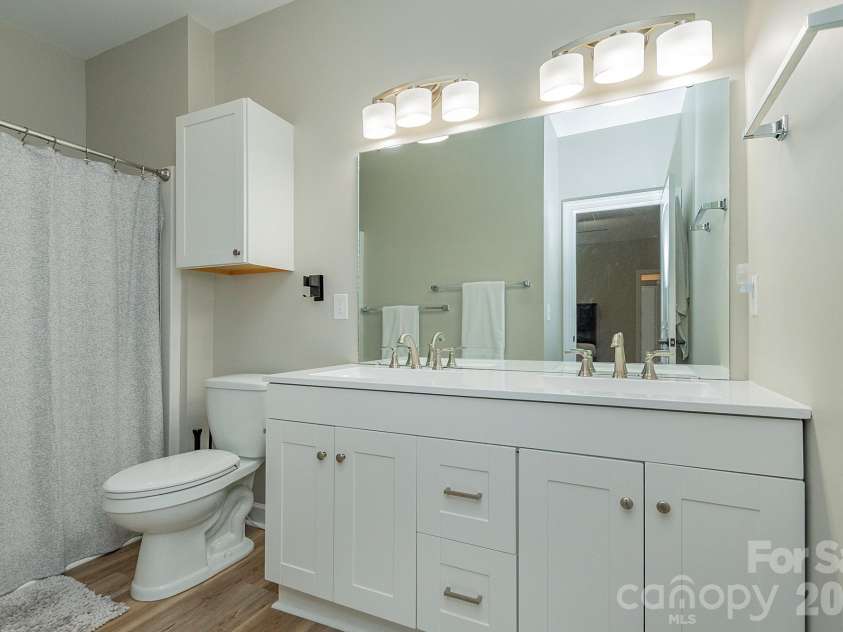 4907 Lanvale Avenue, Trinity, NC 27370.  MLS# CAR4379065, YatesRealty ID 19054. Ensuite