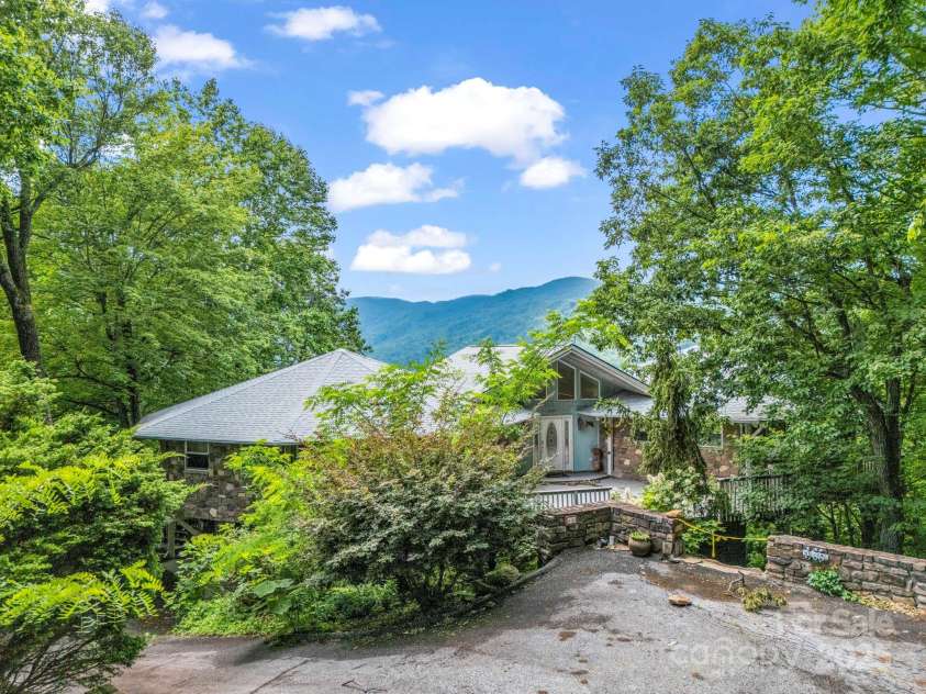 698 Youngs Mountain Drive, Lake Lure, NC 28746.  MLS# CAR4260805, YatesRealty ID 19054. 