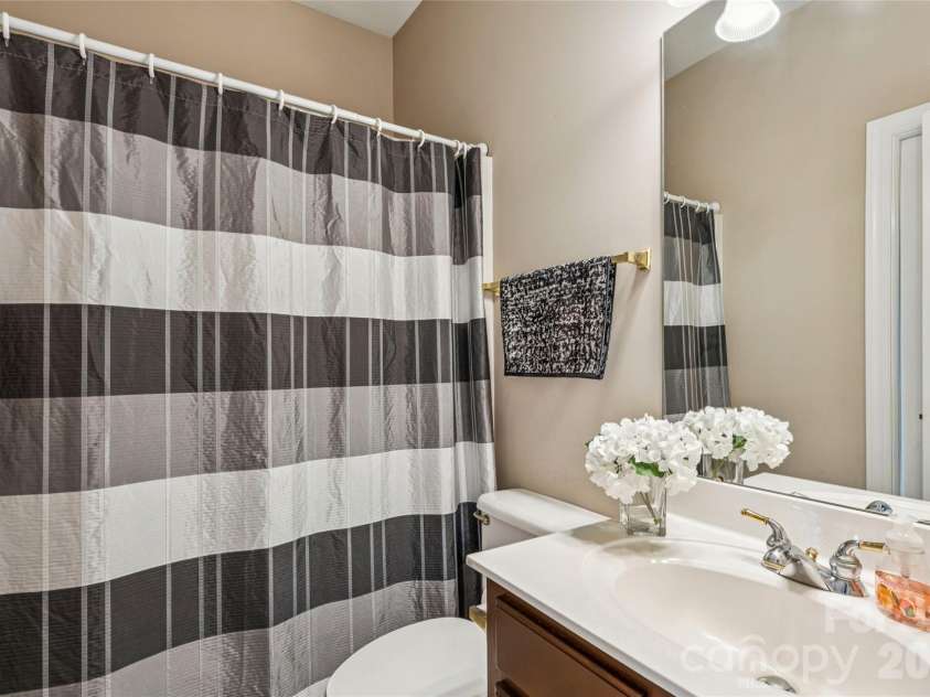 3001 Cardigan Court, Matthews, NC 28104.  MLS# CAR4367086, YatesRealty ID 19055. 