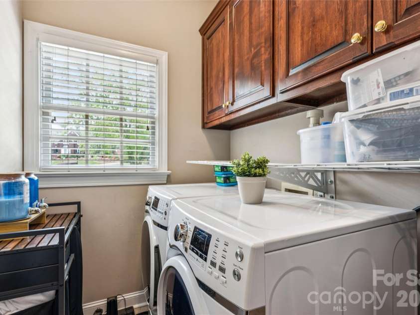3001 Cardigan Court, Matthews, NC 28104.  MLS# CAR4367086, YatesRealty ID 19055. 
