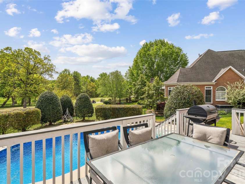3001 Cardigan Court, Matthews, NC 28104.  MLS# CAR4367086, YatesRealty ID 19055. 