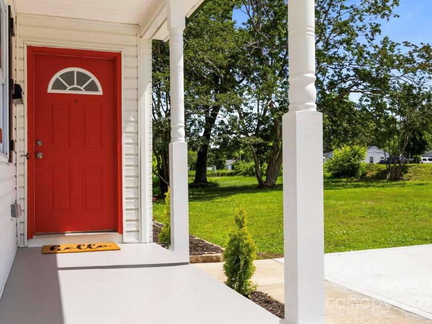 1319 Mt Gallant Road, Rock Hill, SC 29732.  MLS# CAR4267215, YatesRealty ID 19056. 