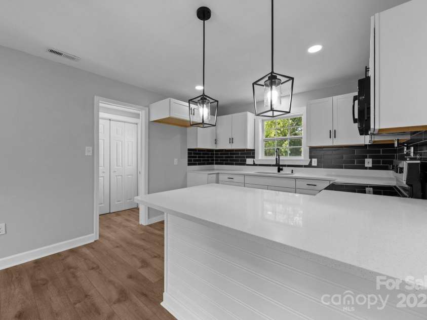1319 Mt Gallant Road, Rock Hill, SC 29732.  MLS# CAR4267215, YatesRealty ID 19056. 