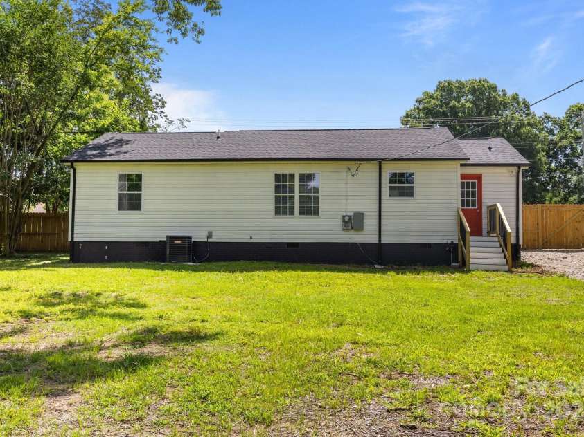 1319 Mt Gallant Road, Rock Hill, SC 29732.  MLS# CAR4267215, YatesRealty ID 19056. 