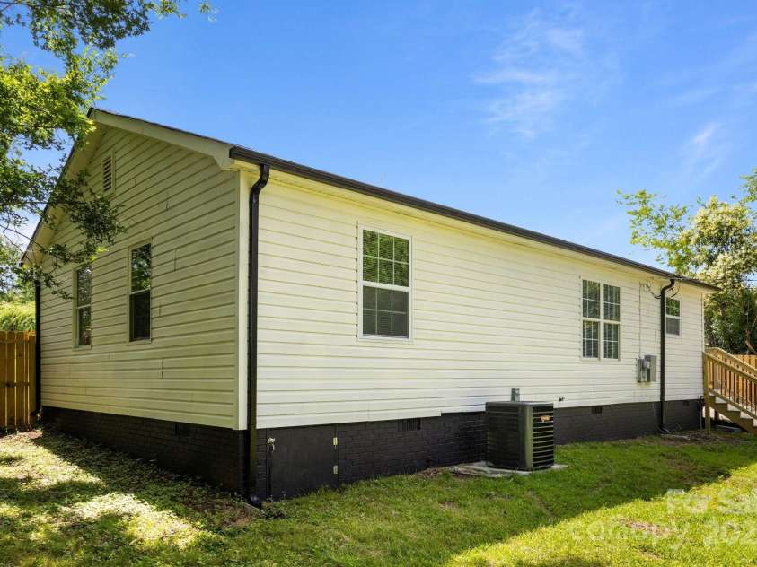 1319 Mt Gallant Road, Rock Hill, SC 29732.  MLS# CAR4267215, YatesRealty ID 19056. 