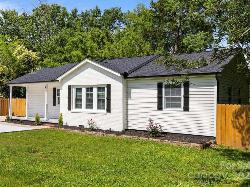 1319 Mt Gallant Road, Rock Hill, SC 29732.  MLS# CAR4267215, YatesRealty ID 19056. 