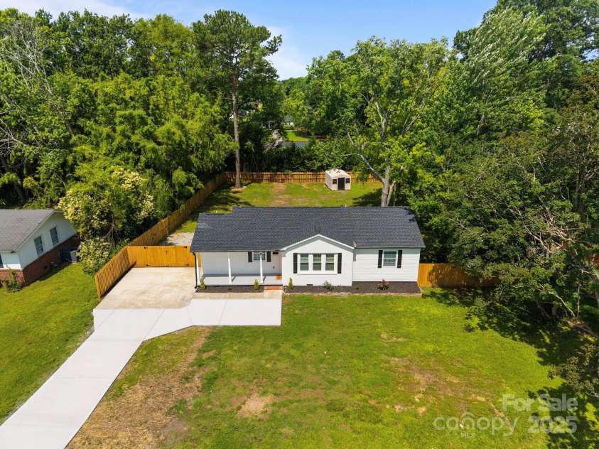1319 Mt Gallant Road, Rock Hill, SC 29732.  MLS# CAR4267215, YatesRealty ID 19056. 