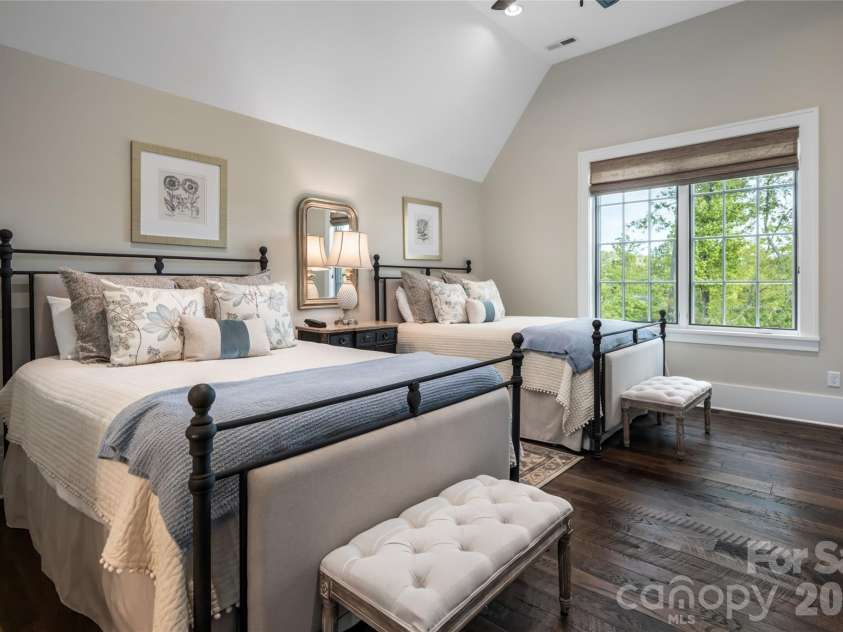 18 Fairsted Drive, Asheville, NC 28803.  MLS# CAR4377643, YatesRealty ID 19057. 