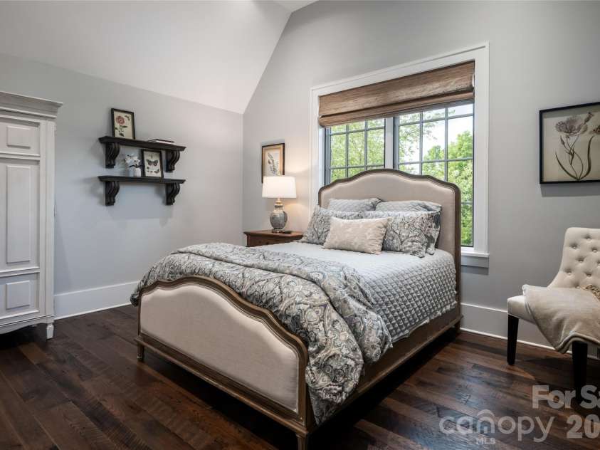 18 Fairsted Drive, Asheville, NC 28803.  MLS# CAR4377643, YatesRealty ID 19057. 