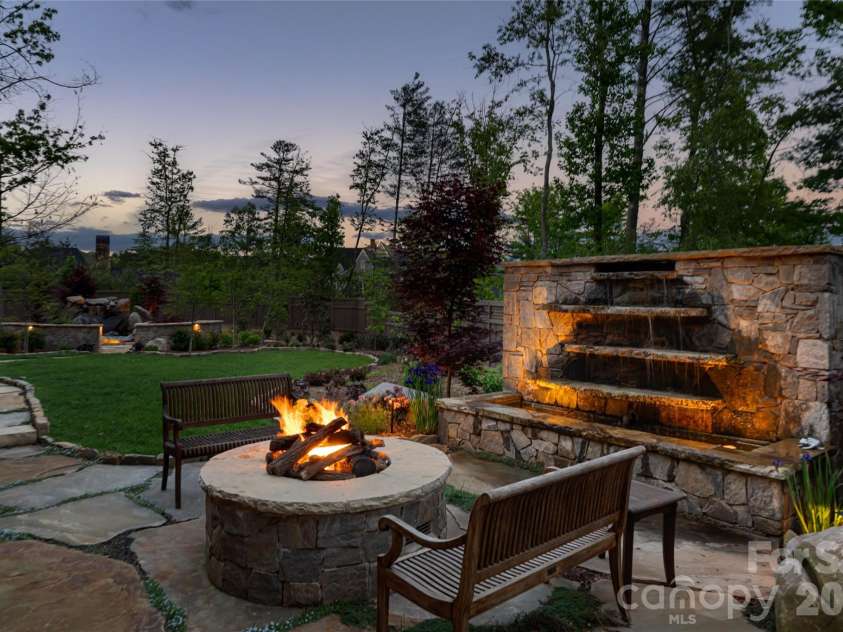 18 Fairsted Drive, Asheville, NC 28803.  MLS# CAR4377643, YatesRealty ID 19057. 