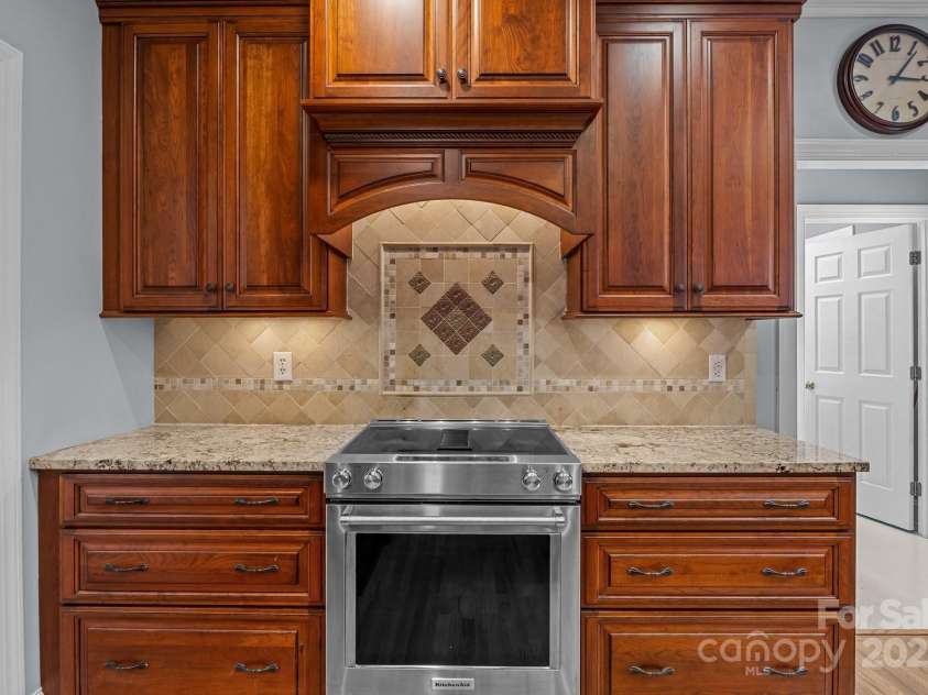 9717 Waterton Court, Huntersville, NC 28078.  MLS# CAR4268176, YatesRealty ID 19059. 