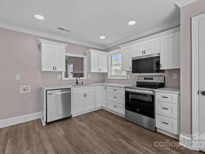 2912 Peachwood Court, Fort Mill, SC 29715.  MLS# CAR4312420, YatesRealty ID 1906. 