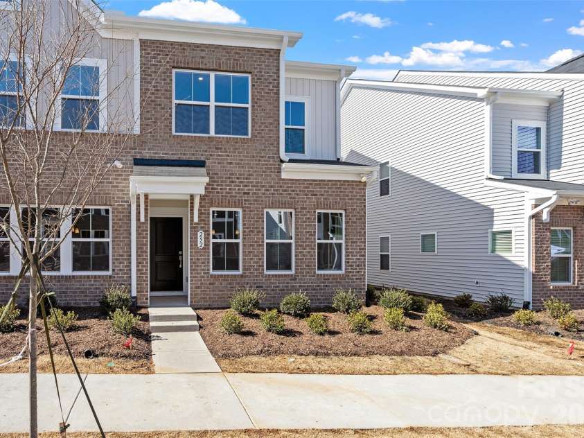 5869 Tuckaseegee Road, Charlotte, NC 28208.  MLS# CAR4342458, YatesRealty ID 1906. 