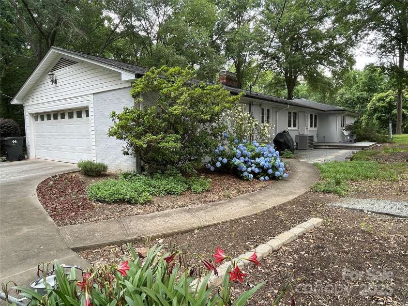 103 Boyd Drive, Stanley, NC 28164.  MLS# CAR4268439, YatesRealty ID 19061. 