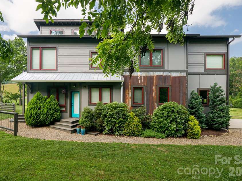 43 Upper Herron Cove Road, Weaverville, NC 28787.  MLS# CAR4352588, YatesRealty ID 19061. 