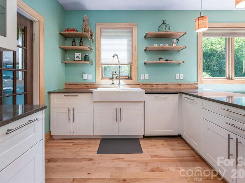 43 Upper Herron Cove Road, Weaverville, NC 28787.  MLS# CAR4352588, YatesRealty ID 19061. 