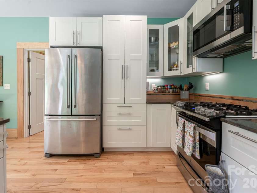 43 Upper Herron Cove Road, Weaverville, NC 28787.  MLS# CAR4352588, YatesRealty ID 19061. 