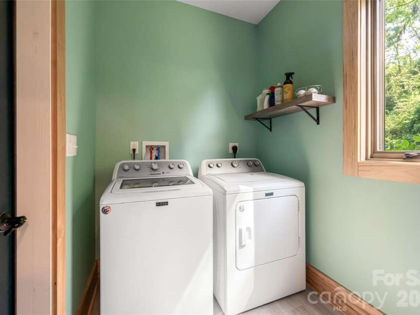 43 Upper Herron Cove Road, Weaverville, NC 28787.  MLS# CAR4352588, YatesRealty ID 19061. 