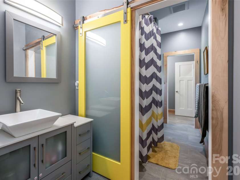 43 Upper Herron Cove Road, Weaverville, NC 28787.  MLS# CAR4352588, YatesRealty ID 19061. 