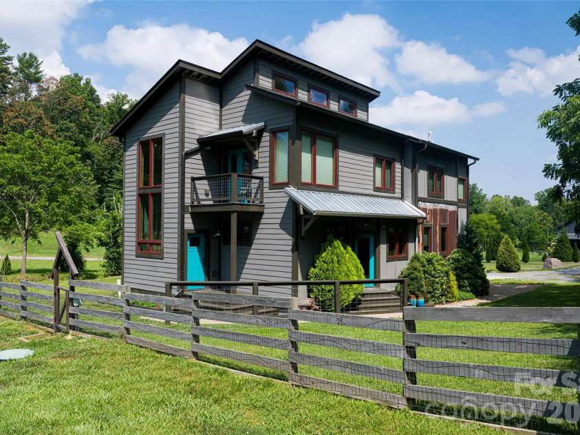 43 Upper Herron Cove Road, Weaverville, NC 28787.  MLS# CAR4352588, YatesRealty ID 19061. 