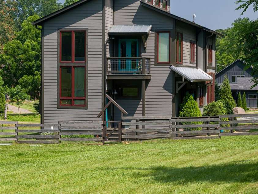 43 Upper Herron Cove Road, Weaverville, NC 28787.  MLS# CAR4352588, YatesRealty ID 19061. 