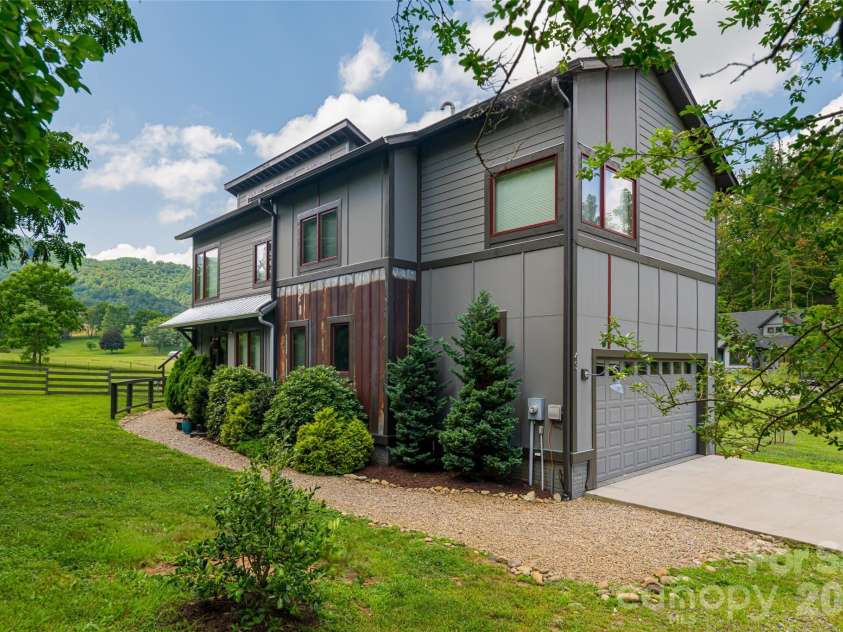 43 Upper Herron Cove Road, Weaverville, NC 28787.  MLS# CAR4352588, YatesRealty ID 19061. 