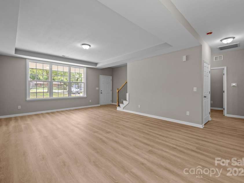 126 Aurora Boulevard, Matthews, NC 28105.  MLS# CAR4268885, YatesRealty ID 19062. 