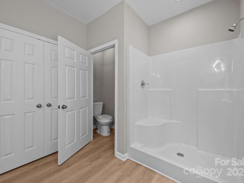 126 Aurora Boulevard, Matthews, NC 28105.  MLS# CAR4268885, YatesRealty ID 19062. 
