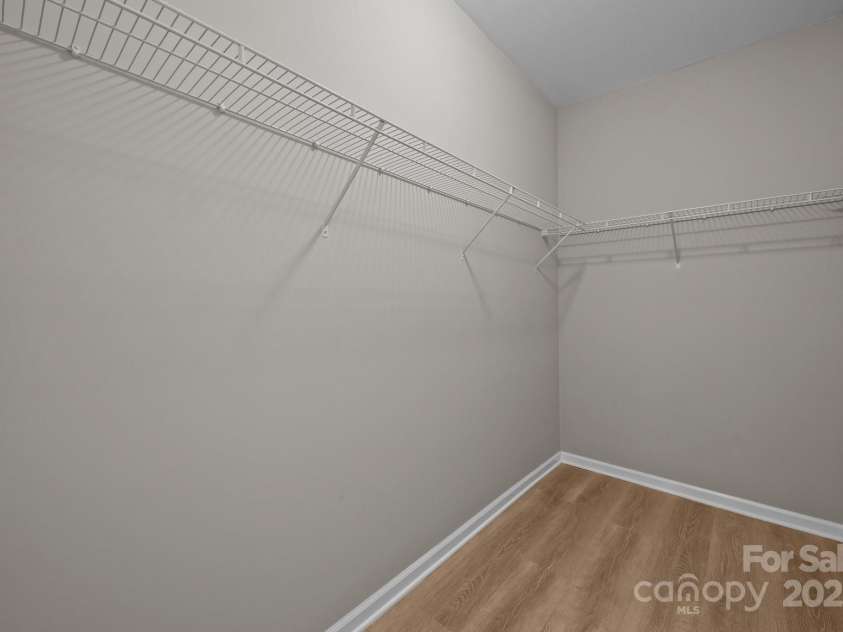 126 Aurora Boulevard, Matthews, NC 28105.  MLS# CAR4268885, YatesRealty ID 19062. 