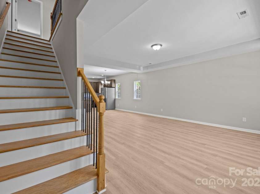 126 Aurora Boulevard, Matthews, NC 28105.  MLS# CAR4268885, YatesRealty ID 19062. 