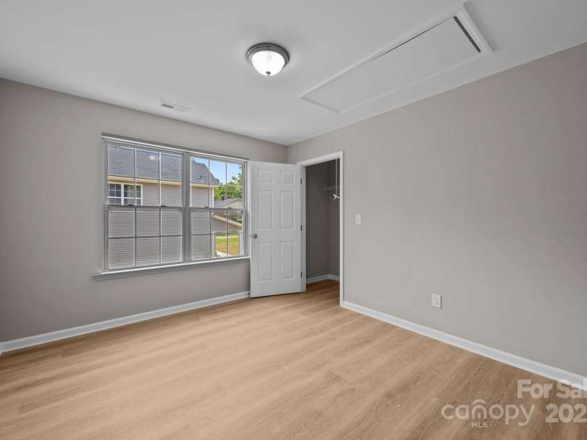 126 Aurora Boulevard, Matthews, NC 28105.  MLS# CAR4268885, YatesRealty ID 19062. 