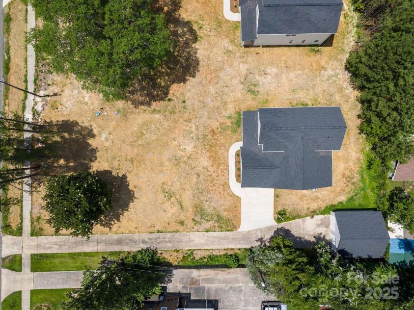 126 Aurora Boulevard, Matthews, NC 28105.  MLS# CAR4268885, YatesRealty ID 19062. 