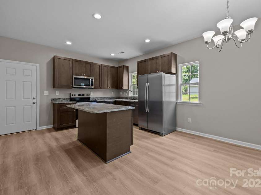 130 Aurora Boulevard, Matthews, NC 28105.  MLS# CAR4268869, YatesRealty ID 19063. 