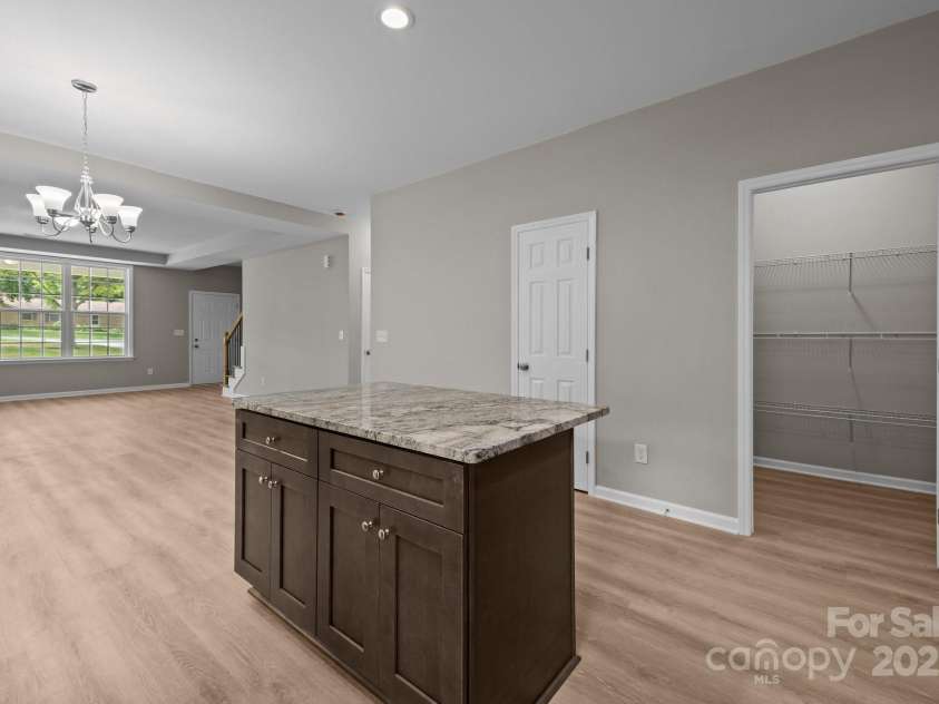 130 Aurora Boulevard, Matthews, NC 28105.  MLS# CAR4268869, YatesRealty ID 19063. 
