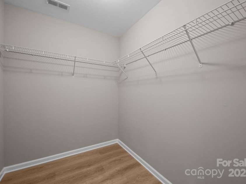 130 Aurora Boulevard, Matthews, NC 28105.  MLS# CAR4268869, YatesRealty ID 19063. 